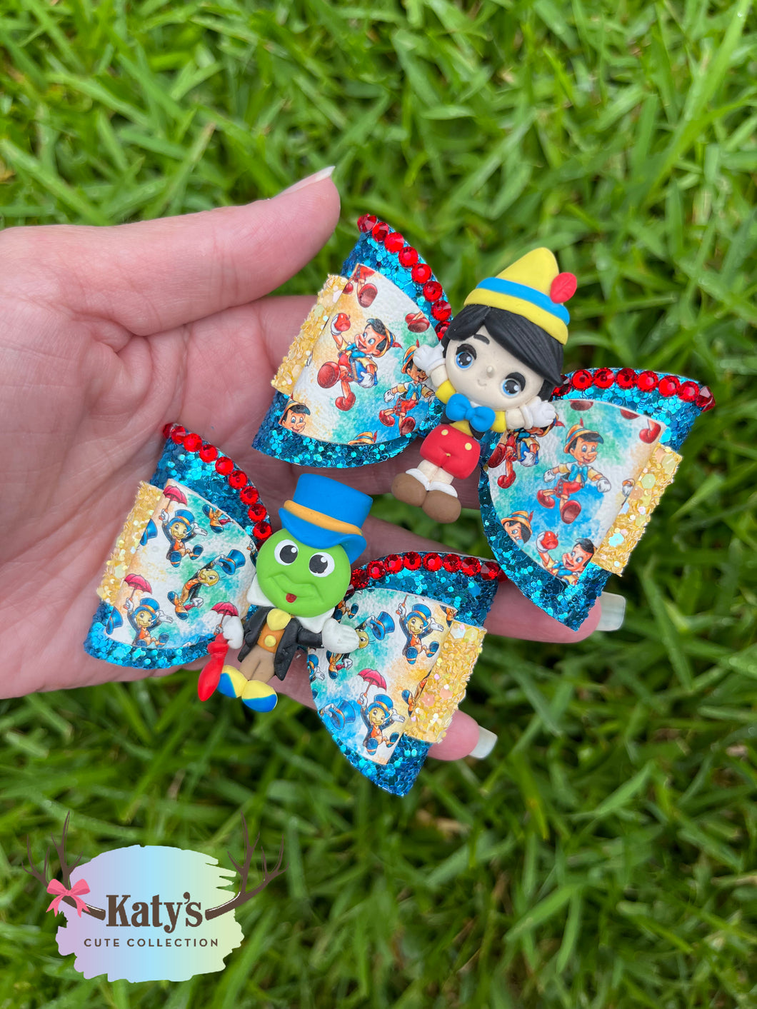 Lying Bow & Cricket clay piggies
