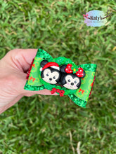 Load image into Gallery viewer, Mouse Wreath mini clay bow
