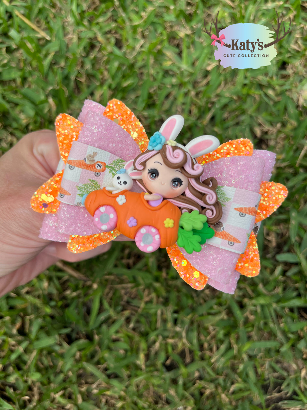 Carrot Car Girl clay bow