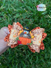 Load image into Gallery viewer, Turkey on Pumpkin clay bow
