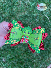 Load image into Gallery viewer, Green Baby clay bow
