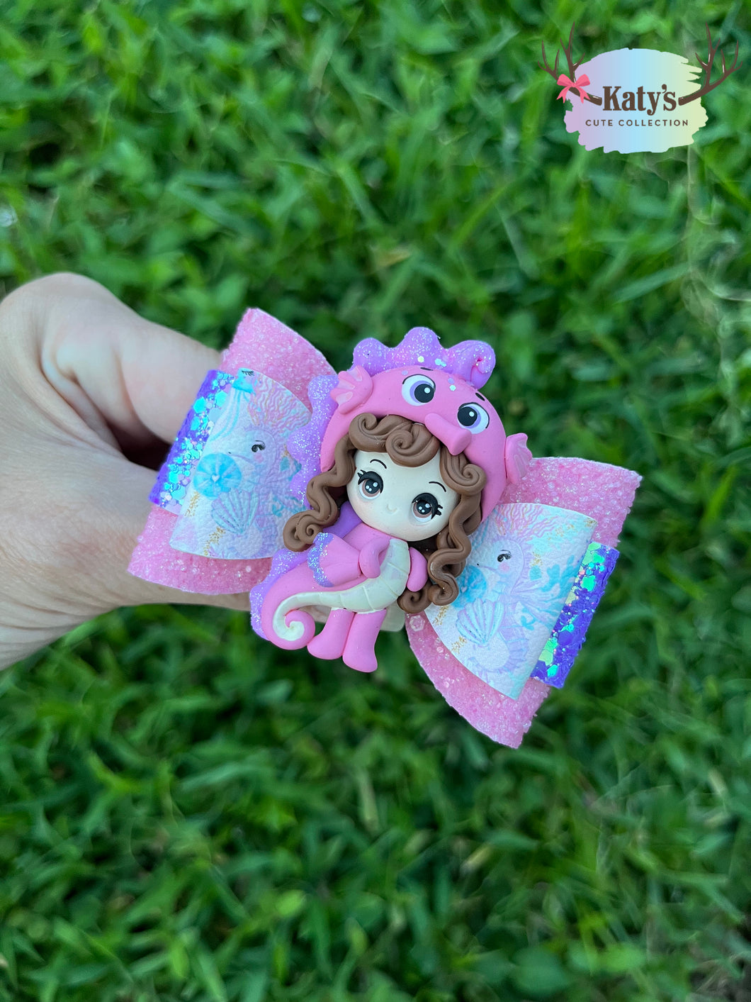 Seahorse Girl mini clay bow