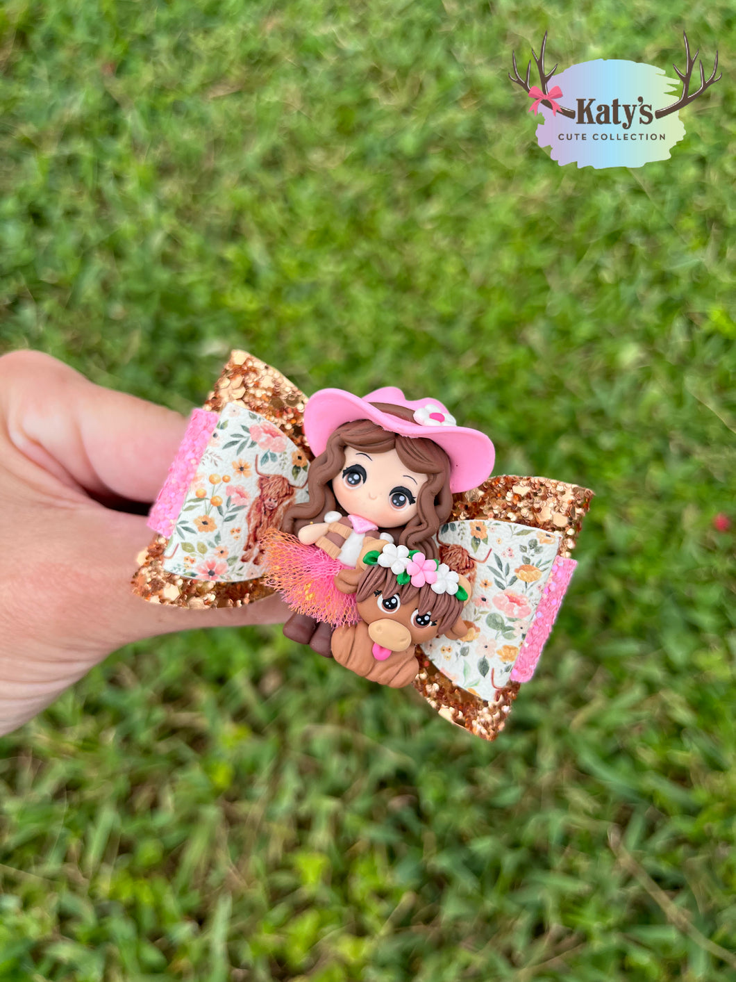 Highland Cow Girl mini clay bow