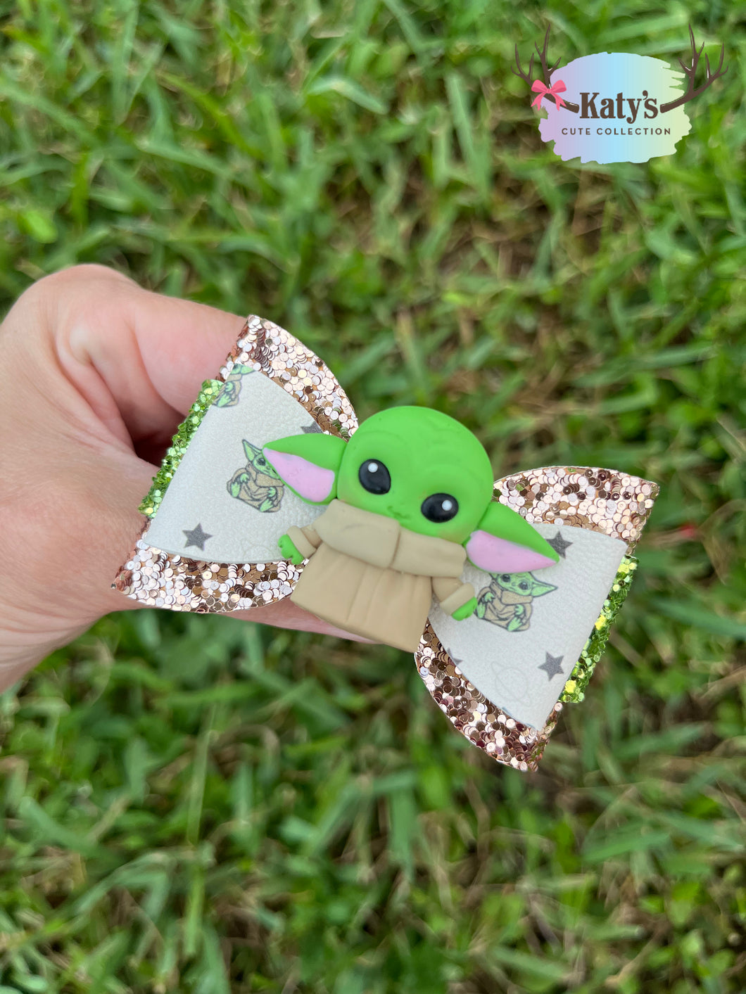 Green Alien mini clay bow