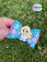 Load image into Gallery viewer, Ice Princess &amp; Salamander mini clay bow
