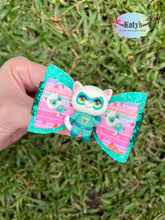 Load image into Gallery viewer, Superhero Cat mini clay bows
