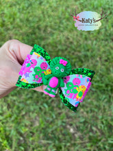 Load image into Gallery viewer, Green Dinosaur Girl mini clay bow
