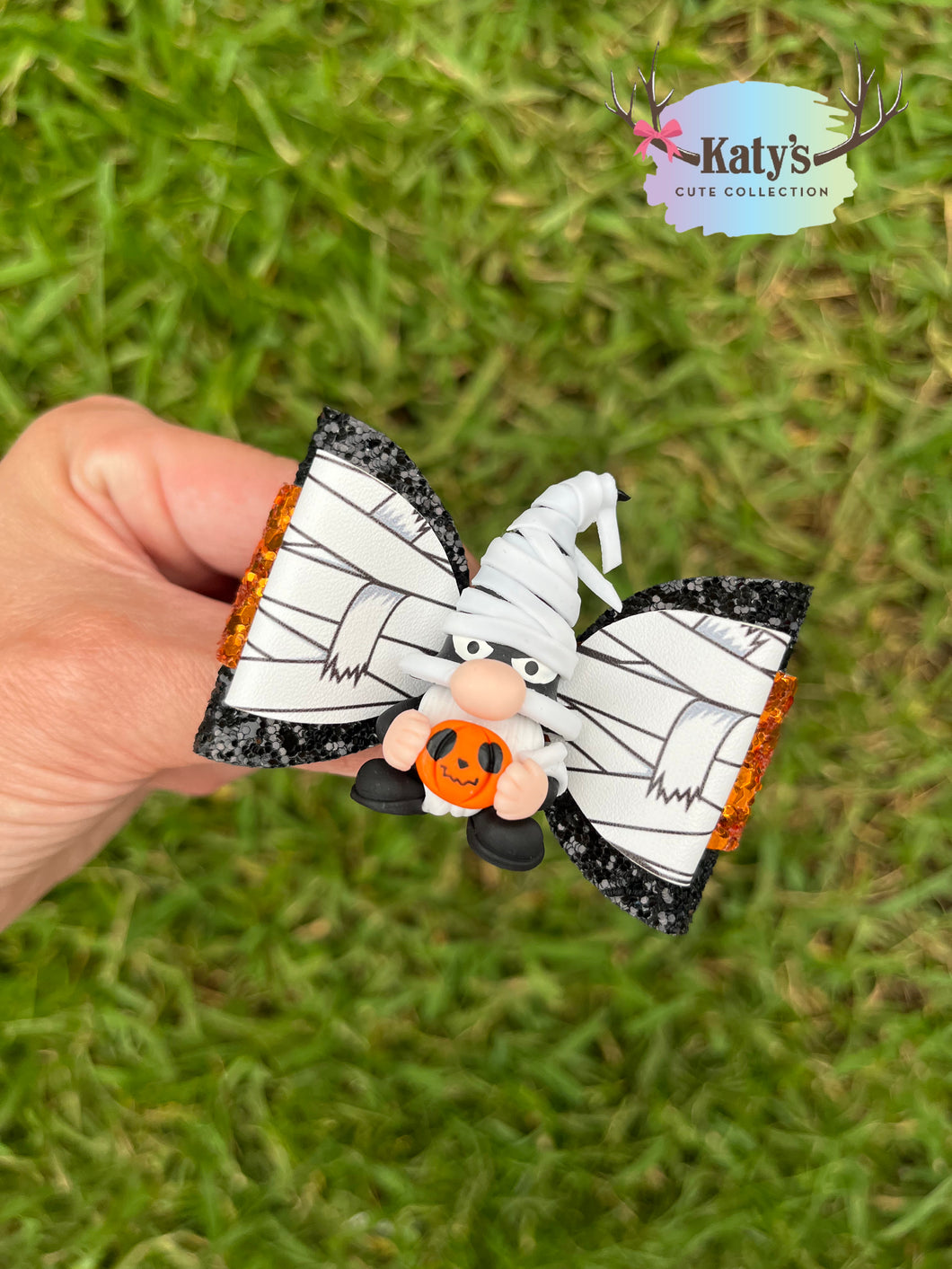 Mummy Gnome mini clay bow