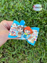 Load image into Gallery viewer, Balloon Couple clay piggies
