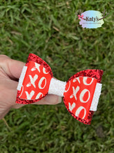 Load image into Gallery viewer, XO mini bows
