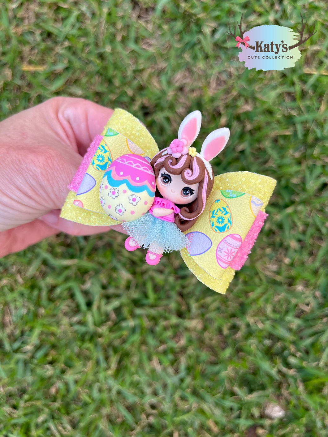 Ballerina Egg Girl mini clay bow