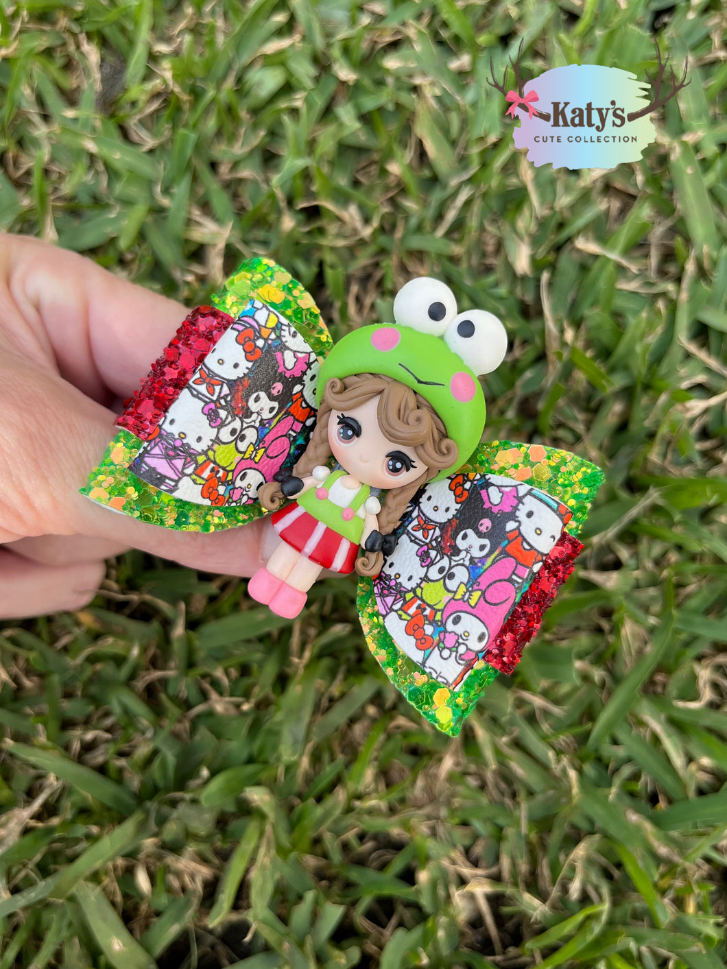 Frog Girl mini clay bow