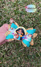 Load image into Gallery viewer, Genie Princess w/ Friends clay bow
