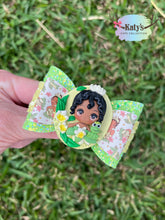 Load image into Gallery viewer, Frog Princess mini clay bow
