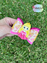 Load image into Gallery viewer, Pink Princess mini clay bow
