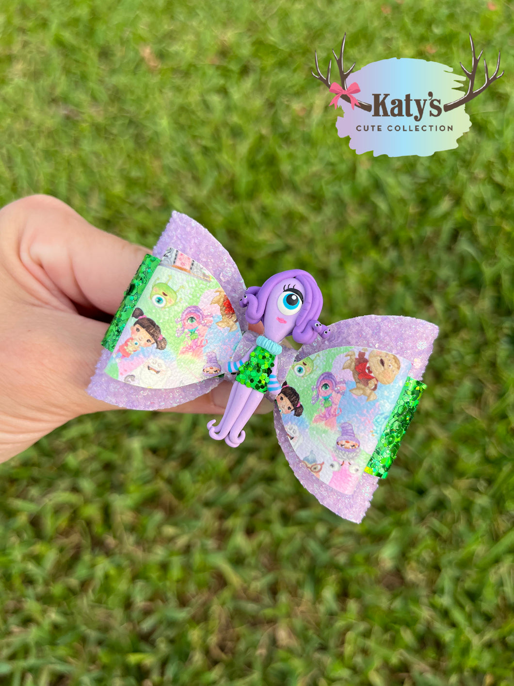 One Eyed Alien Girl mini clay bow