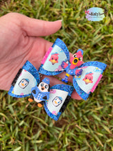 Load image into Gallery viewer, Delivery Birds mini clay bows
