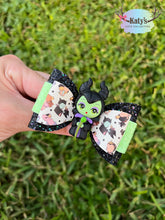 Load image into Gallery viewer, Toddler Villains mini clay bows
