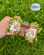 Load image into Gallery viewer, Tree Superhero clay bow
