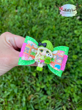Load image into Gallery viewer, Kitty Friends mini clay bow
