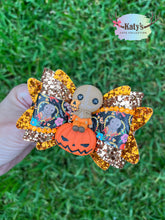 Load image into Gallery viewer, Halloween Demon clay bow
