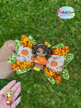 Load image into Gallery viewer, Pumpkin Girl clay bow
