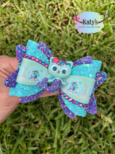 Load image into Gallery viewer, Doll Mercat clay bow
