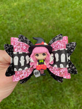 Load image into Gallery viewer, Pink Ghost Witch clay bow
