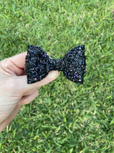 Load and play video in Gallery viewer, Pearly mini bows
