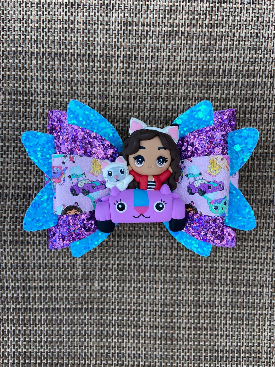 Cat Girl in Car clay bow