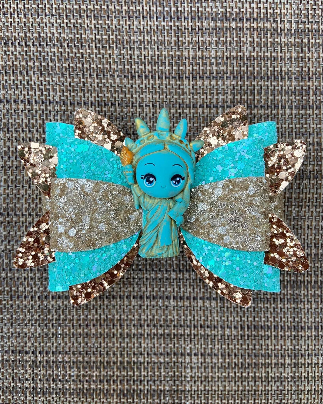 Lady Liberty clay bow