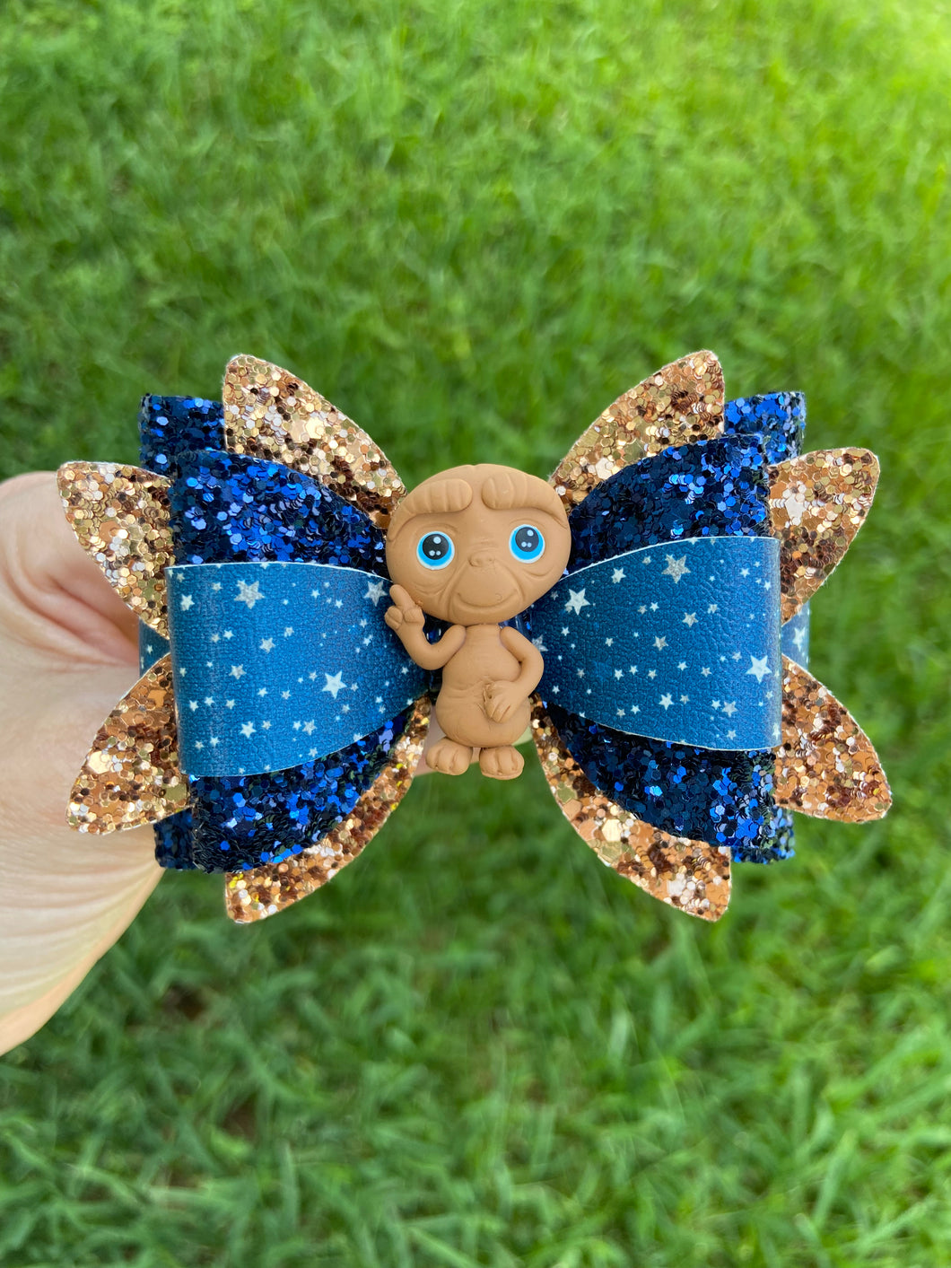 Friendly Alien clay bow