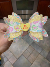 Load image into Gallery viewer, Yellow Sweethearts clay bow
