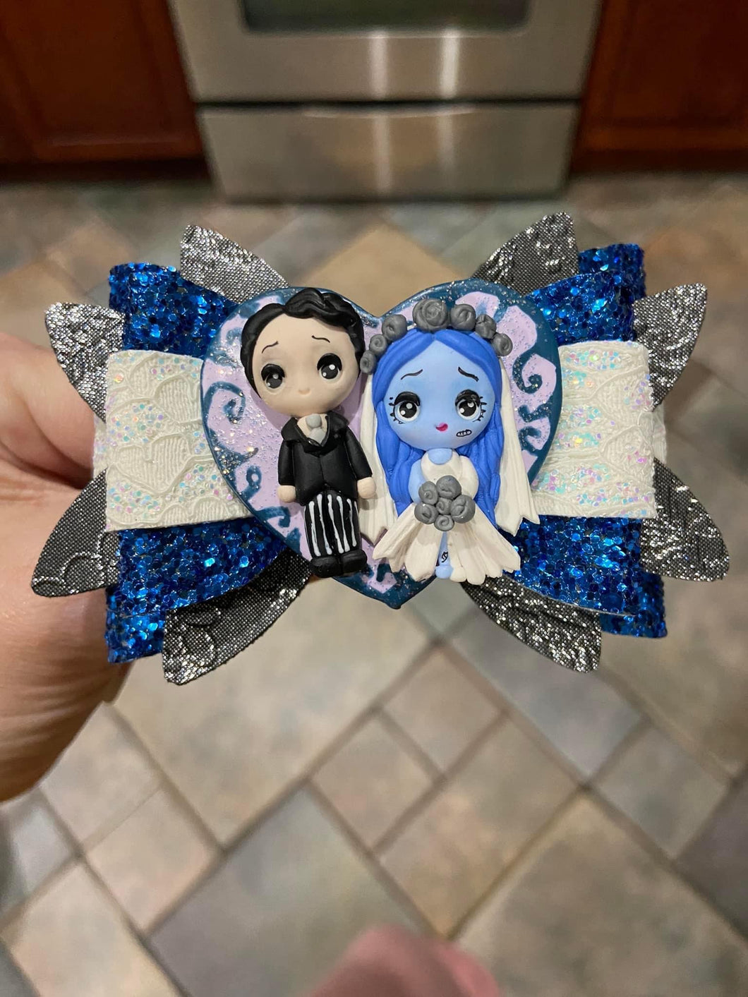 Dead Couple clay bow
